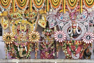 Maha Arati after Gaja Vesh