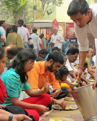 Annadaan Seva for 21 Devotees