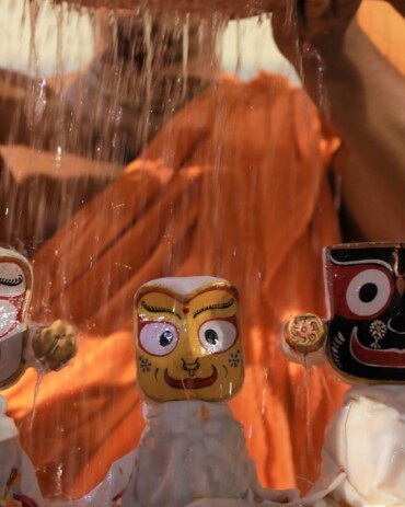 Abhishekam (One Kalash per head)
